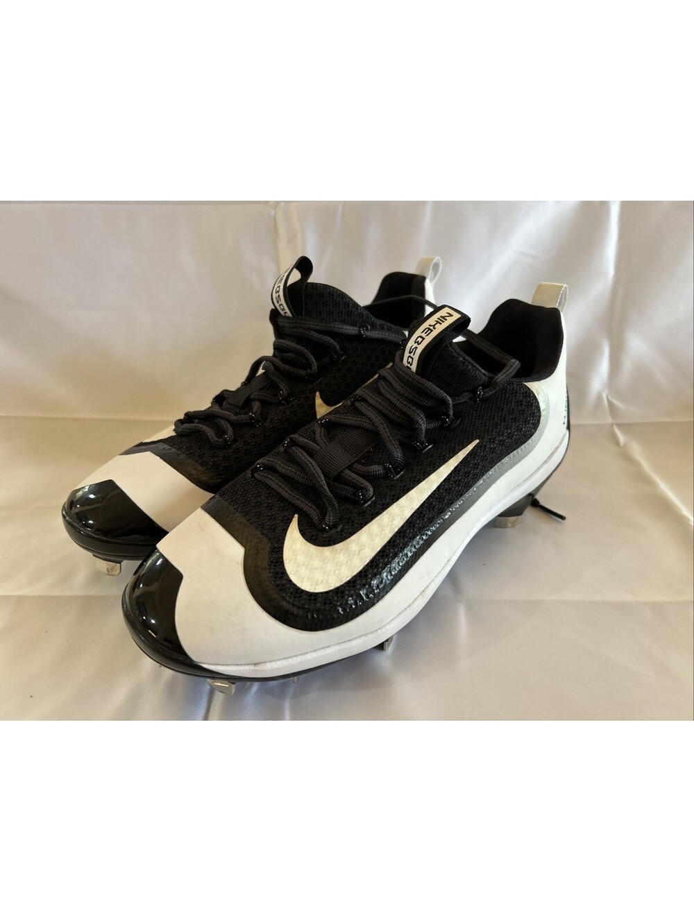 New Nike Air Huarache Men’s Baseball Cleats Size 8 Black/White 807129-010